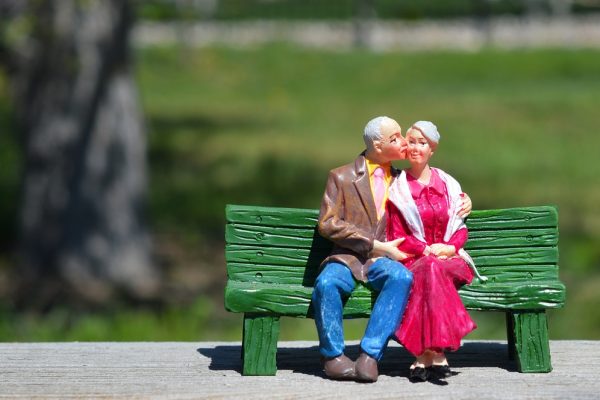 ηλικιωμενο ζευγαρι old-couple-2313286_1280